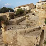 Valle Di Chiaramonte Bed & Breakfast 3*