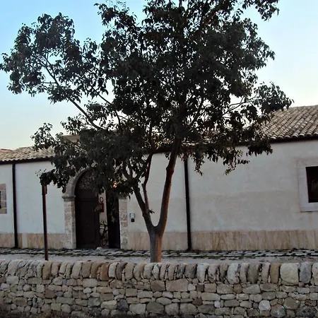 Valle Di Chiaramonte فندق مبيت وإفطار
