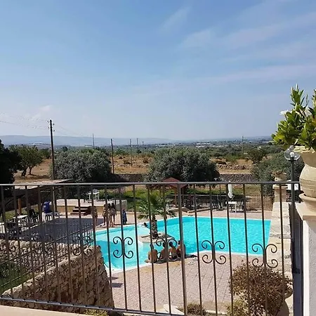 Oda ve Kahvaltı Valle Di Chiaramonte 3*