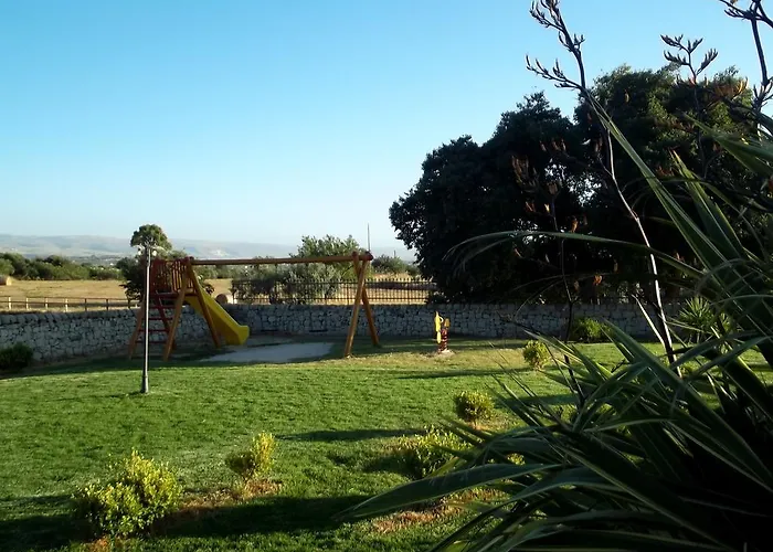 Valle Di Chiaramonte فندق مبيت وإفطار 3*