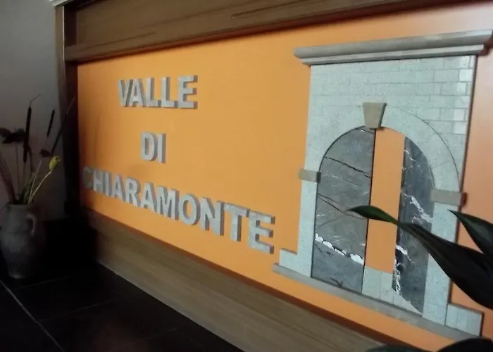 فندق مبيت وإفطار Valle Di Chiaramonte كيارامونتي غولفي