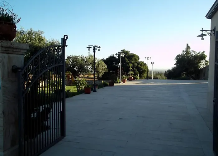 فندق مبيت وإفطار Valle Di Chiaramonte