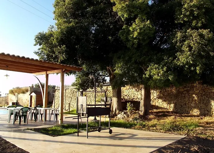 فندق مبيت وإفطار Valle Di Chiaramonte 3*