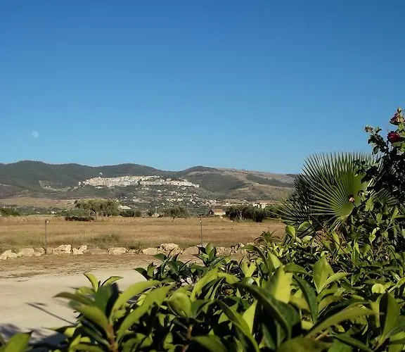 فندق مبيت وإفطار Valle Di Chiaramonte 3*