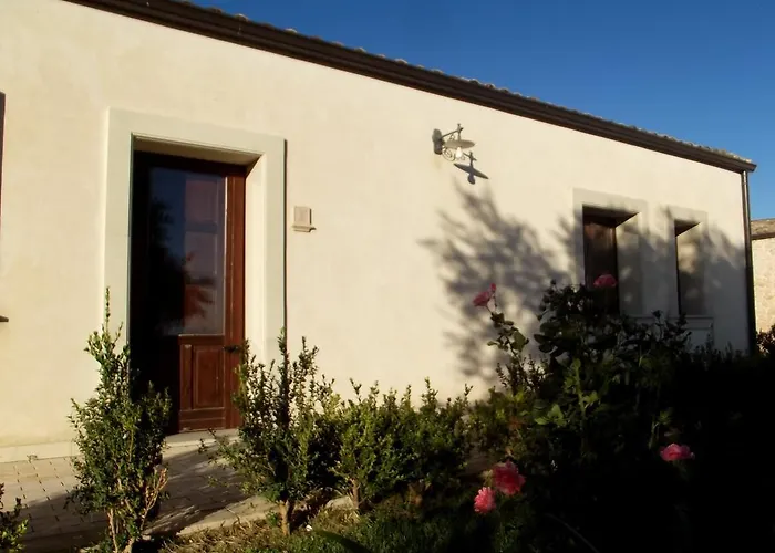 Valle Di Chiaramonte 3* كيارامونتي غولفي